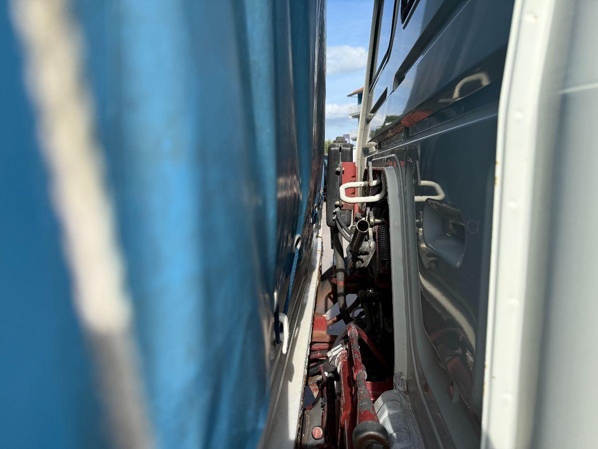 RENAULT FURGONE - CASSONE CON CENTINE E TELONE ( PATENTE C )