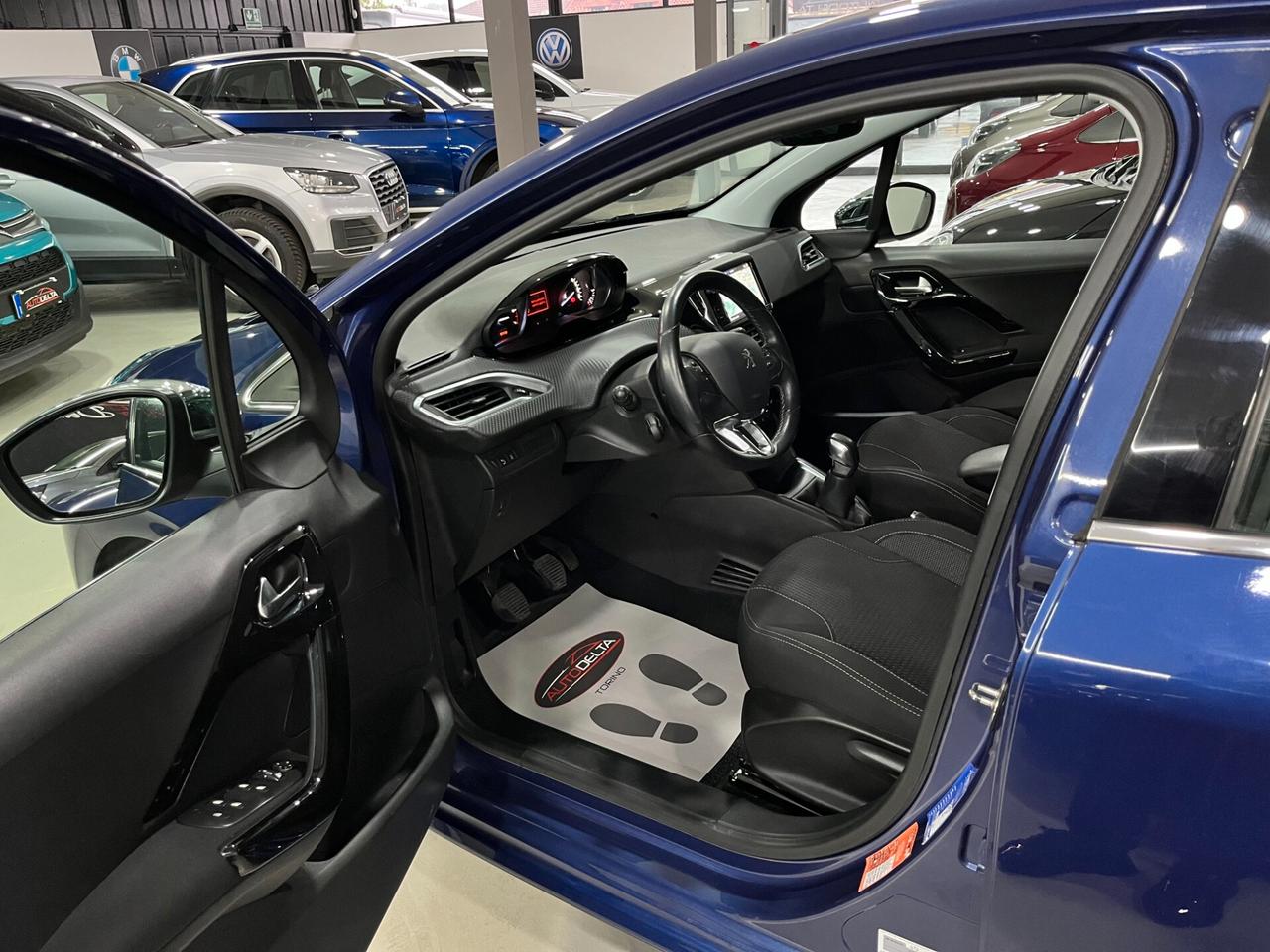Peugeot 208 PureTech 82 5 porte Allure