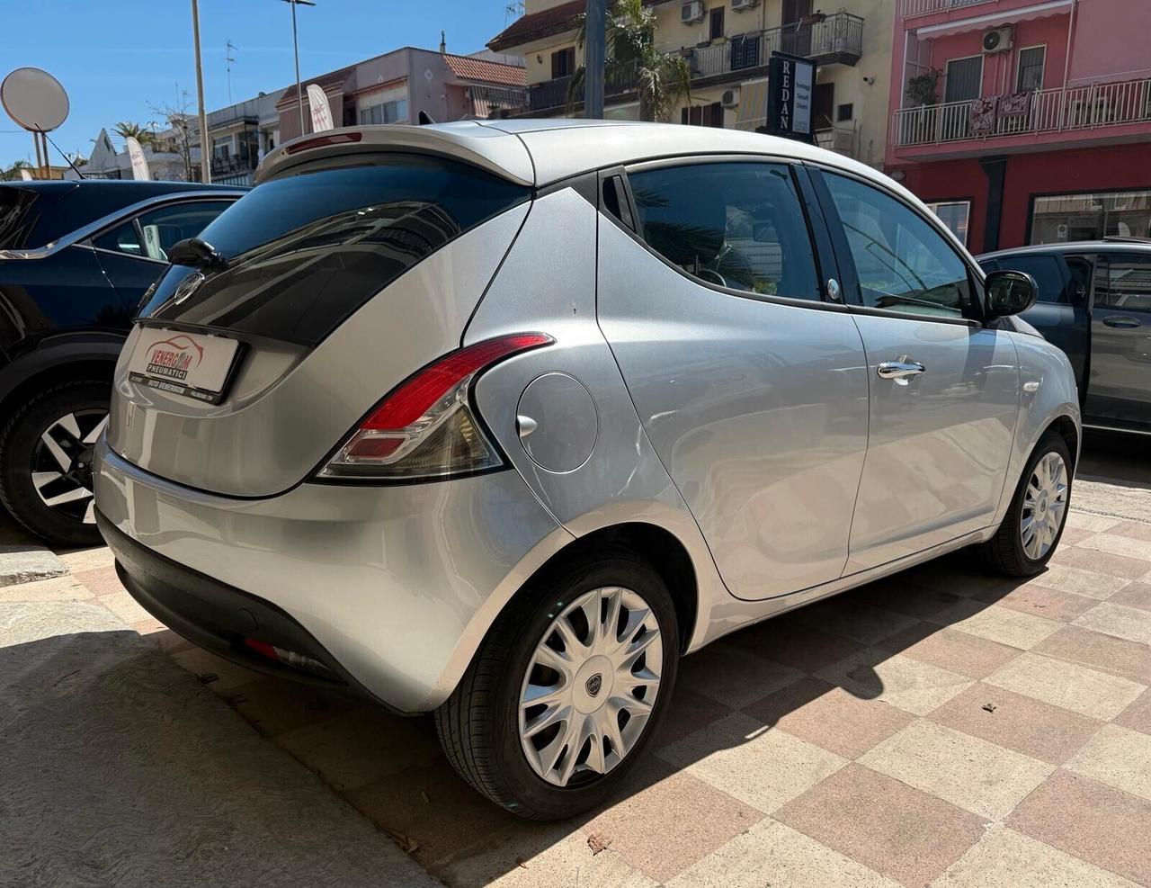Lancia Ypsilon 1.2 GPL Gold