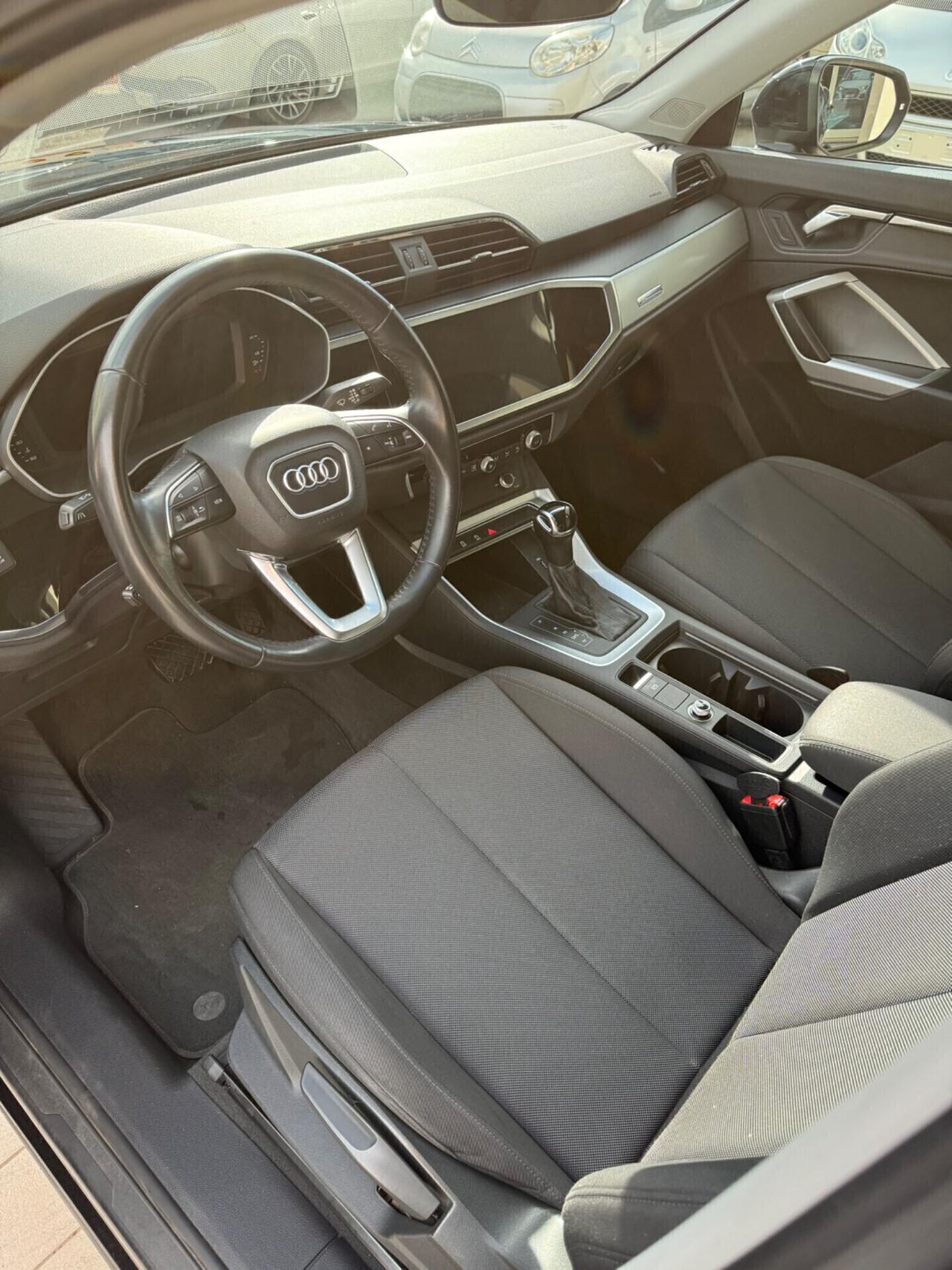 Audi Q3 35 TDI S tronic Business Advanced