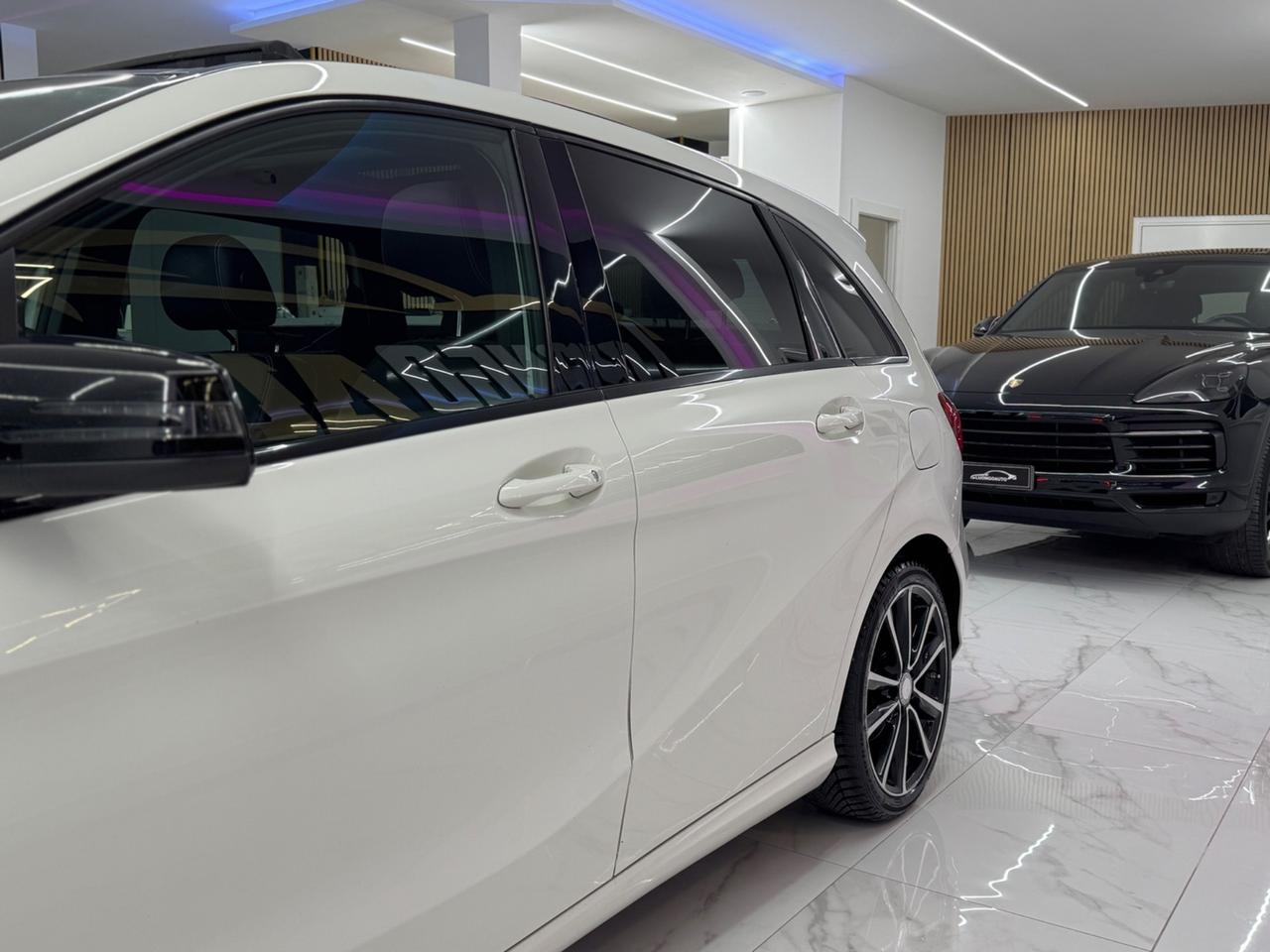 Mercedes-benz B 180d Automatic Premium AMG Iper Full