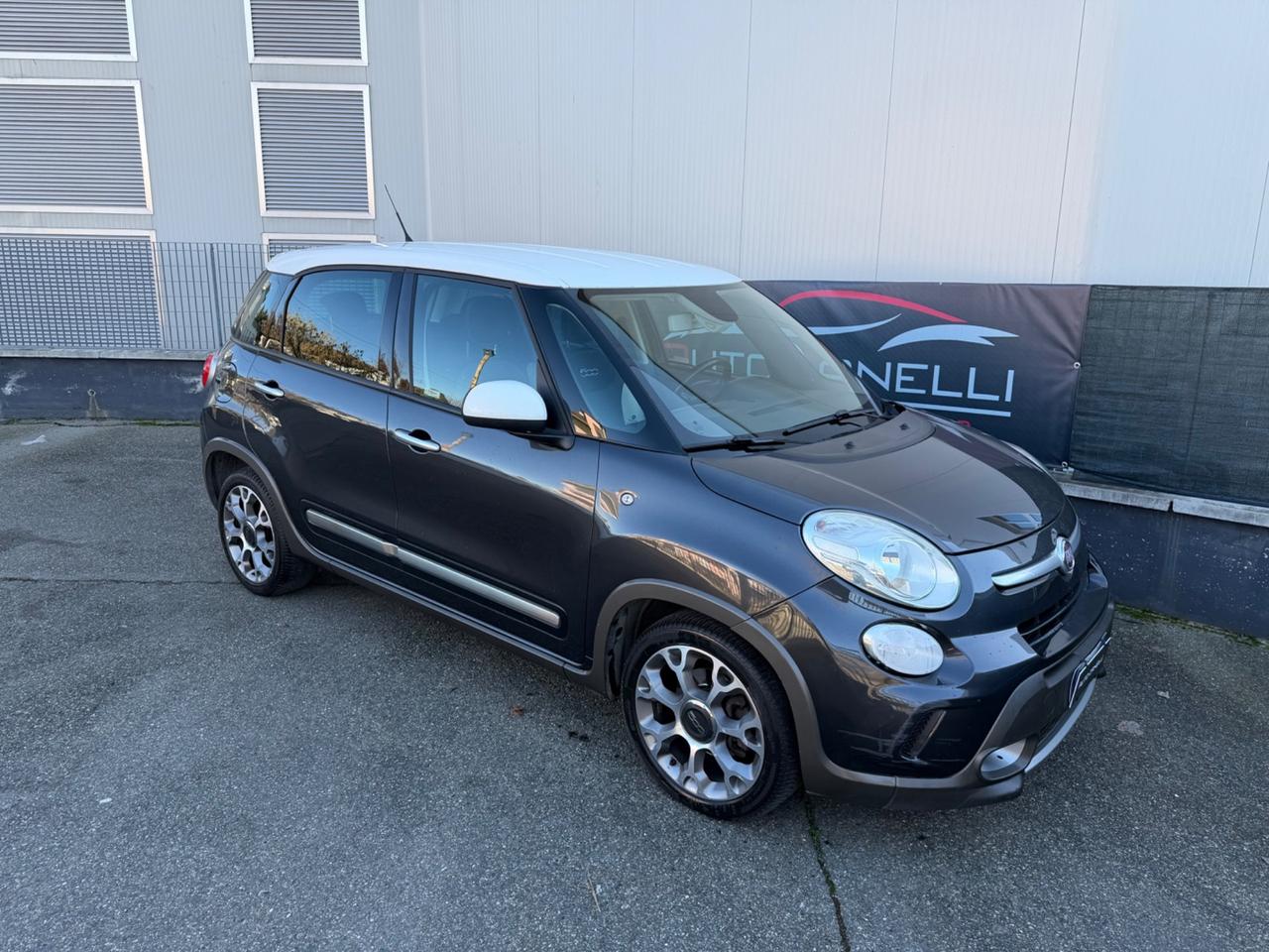 Fiat 500L Living 1.6D 105 CV BICOLOR TREKKING