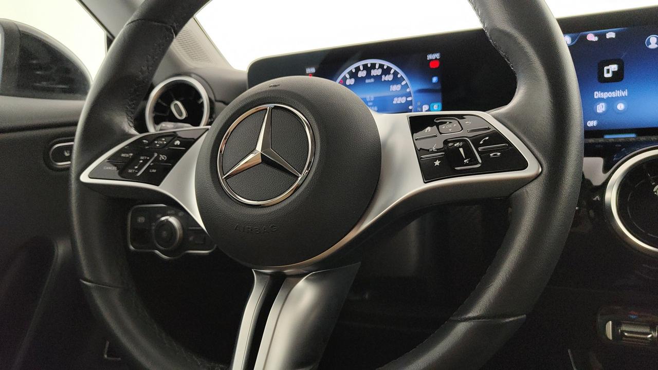 Mercedes-Benz CLA Shooting Brake 180 d Advanced auto