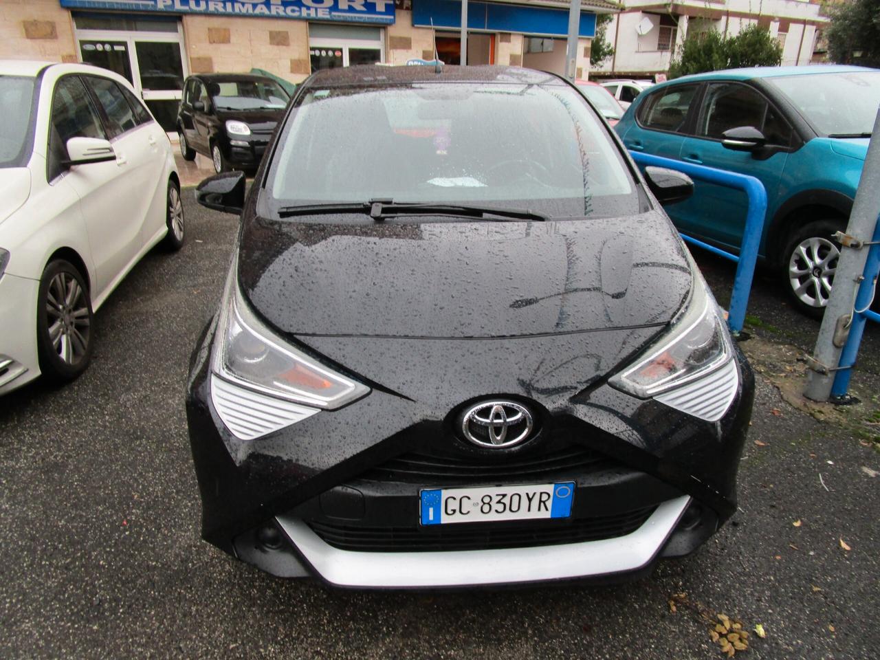 Toyota Aygo Connect 1.0 VVT-i 72 CV 5 porte x-play MMT