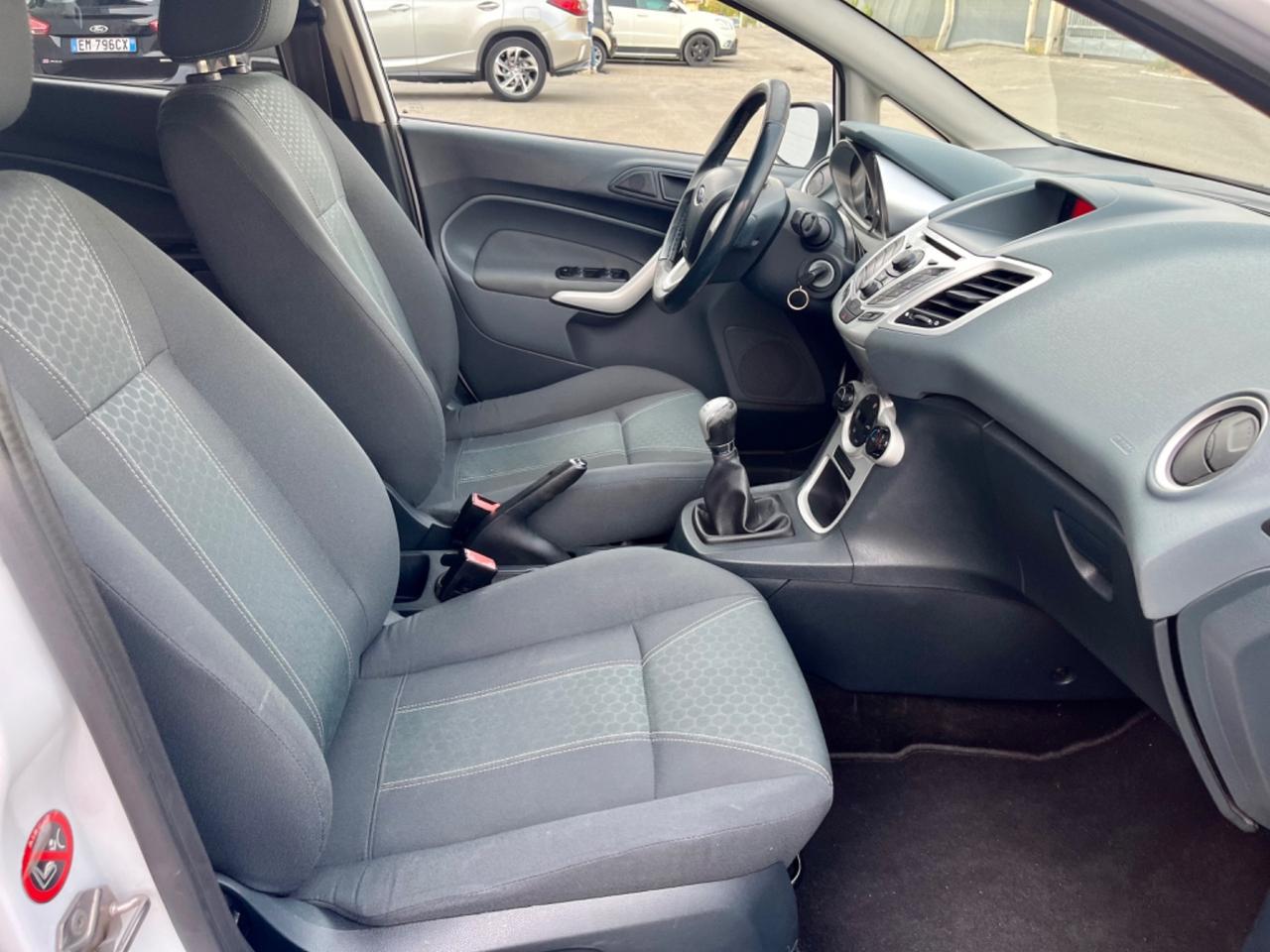 Ford Fiesta 1.2benz 2009 113.000km perfetta per neopatentati