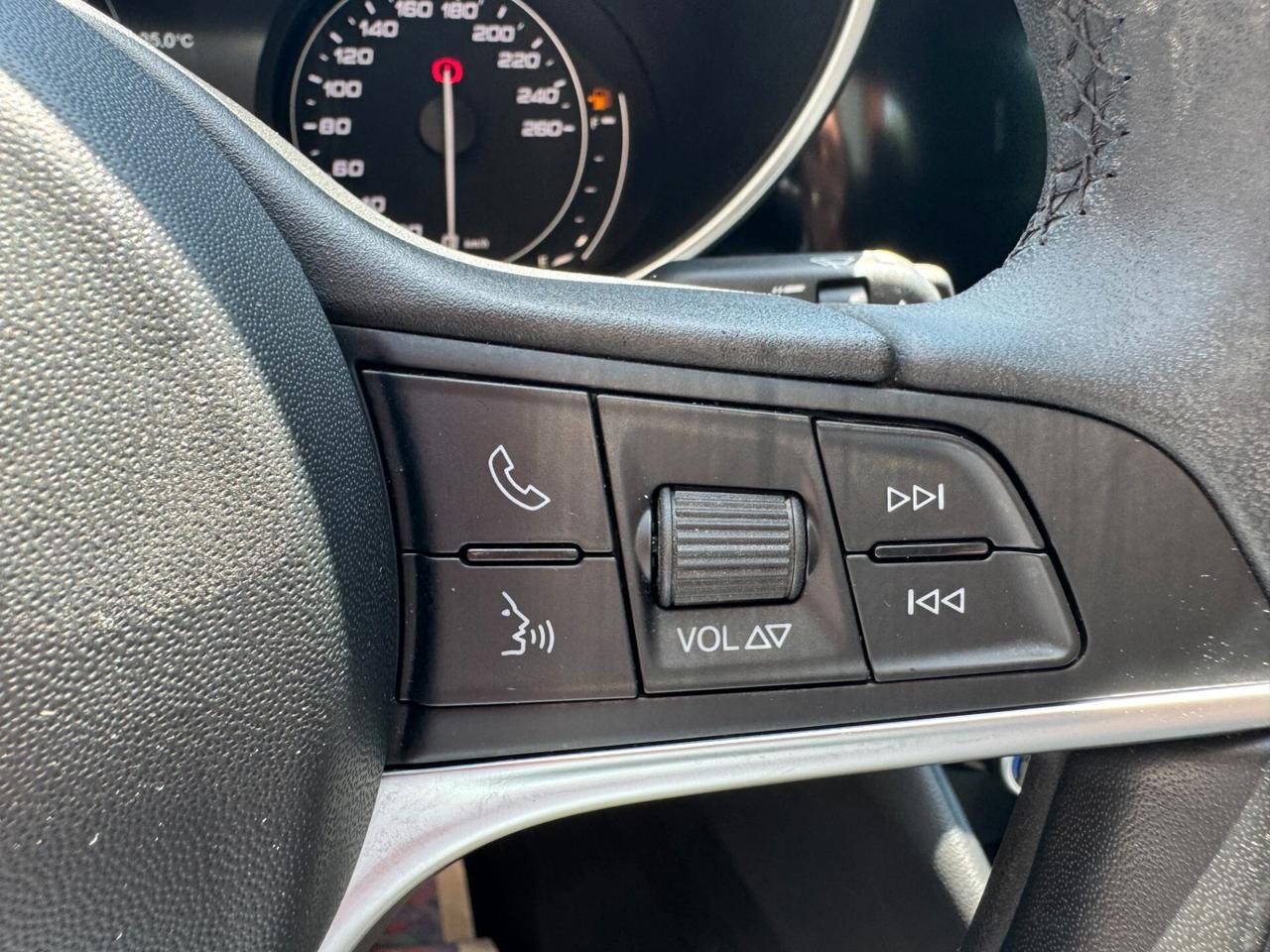 Alfa Romeo Giulia 2.2 Turbodiesel 136 CV AT8 Business