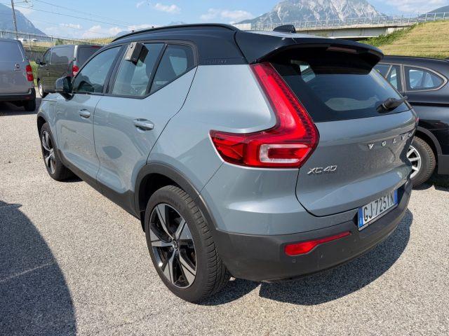 VOLVO XC40 T5 Recharge Plug-in Hybrid R-design
