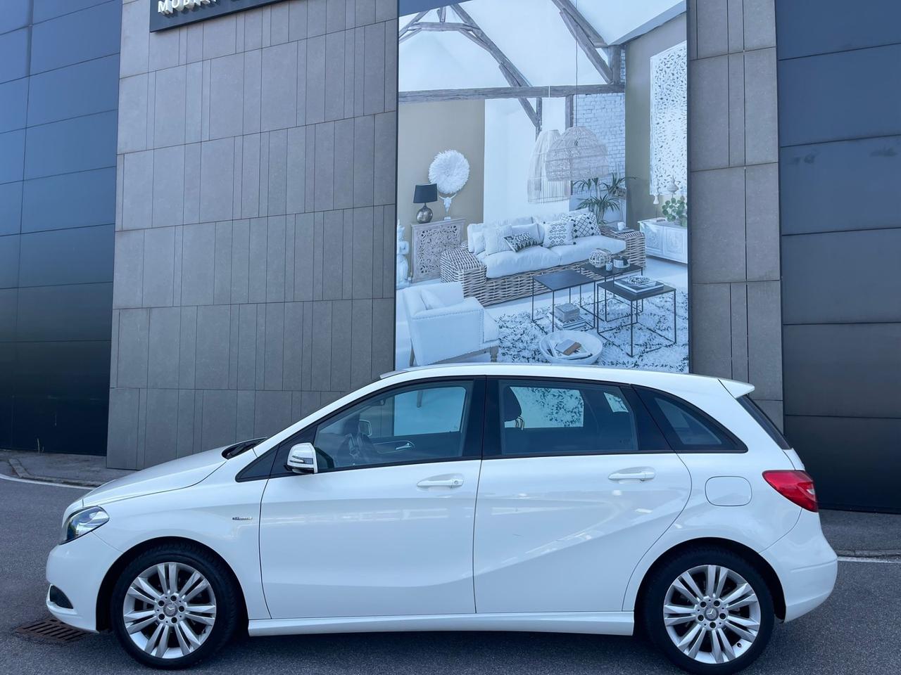 Mercedes-benz B 180 BlueEFFICIENCY Premium