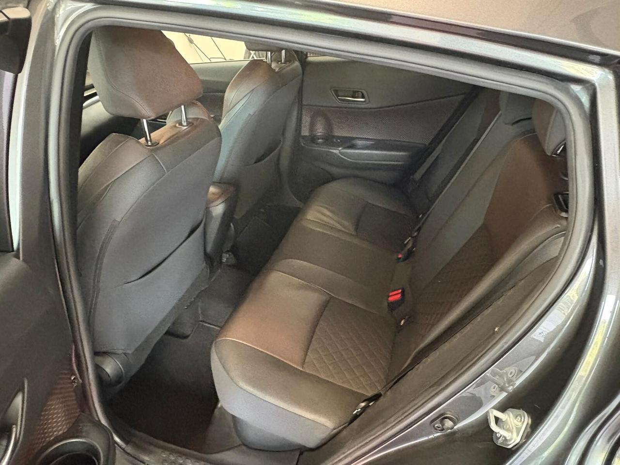 TOYOTA C-HR HYBRID benz. Elettrica 1.8 CV 98 Km 67 632 garanzia 12 mesi