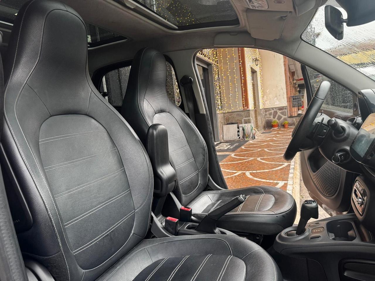 Smart ForFour 70 1.0 twinamic Allestimento Brabus