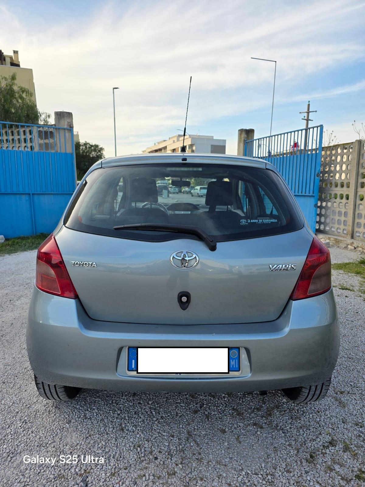 Toyota Yaris 1.0 5 porte Sol