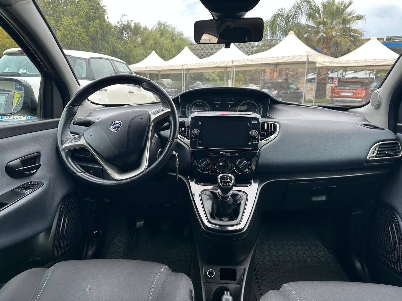 Lancia Ypsilon 1.0 FireFly 5 porte S&S Hybrid Ecochic Gold