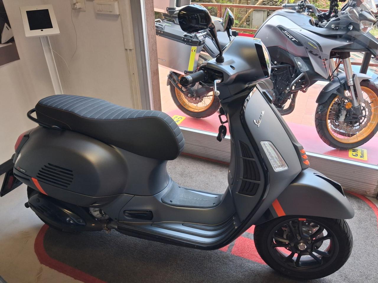 Vespa GTS 300 hpe SUPER TECH