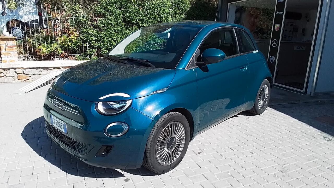 Fiat 500 elettrica 42 kW IVA ESPOSTA