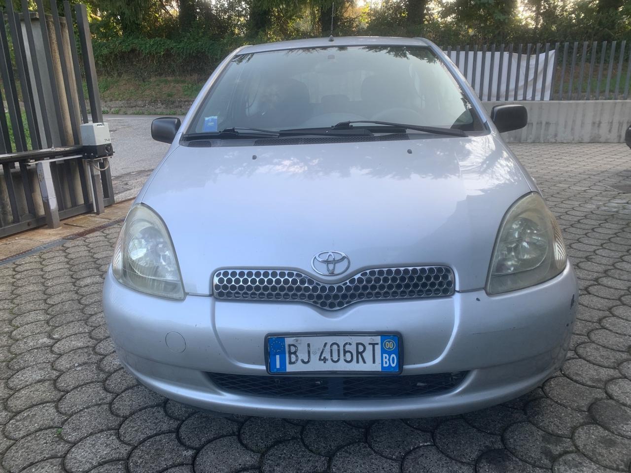 Toyota Yaris 1.0i 16V cat 3 porte motore sostituito