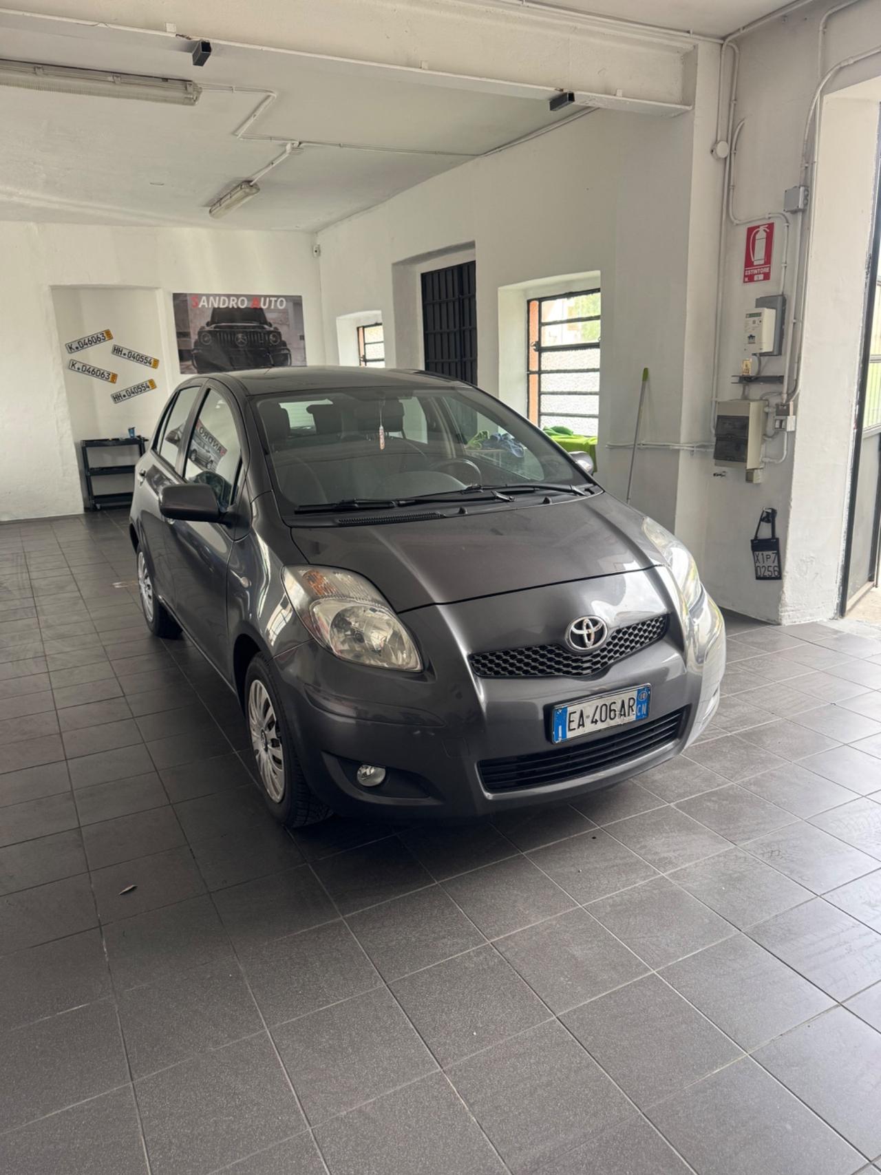Toyota Yaris 1.0 5 porte Sol