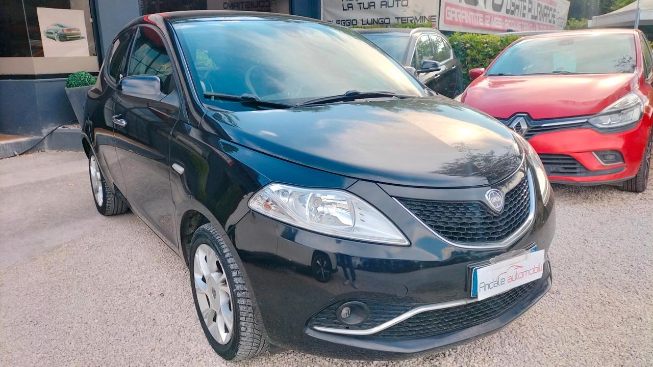 Lancia Ypsilon 1.2 DOPPIO TETTO NAVIGATORE PREZZO REALE