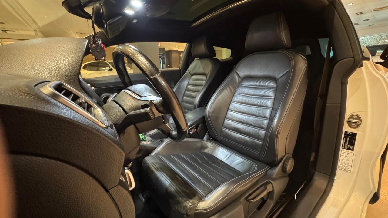 Volkswagen Scirocco 2.0 TSI DSG 211CV - 2010