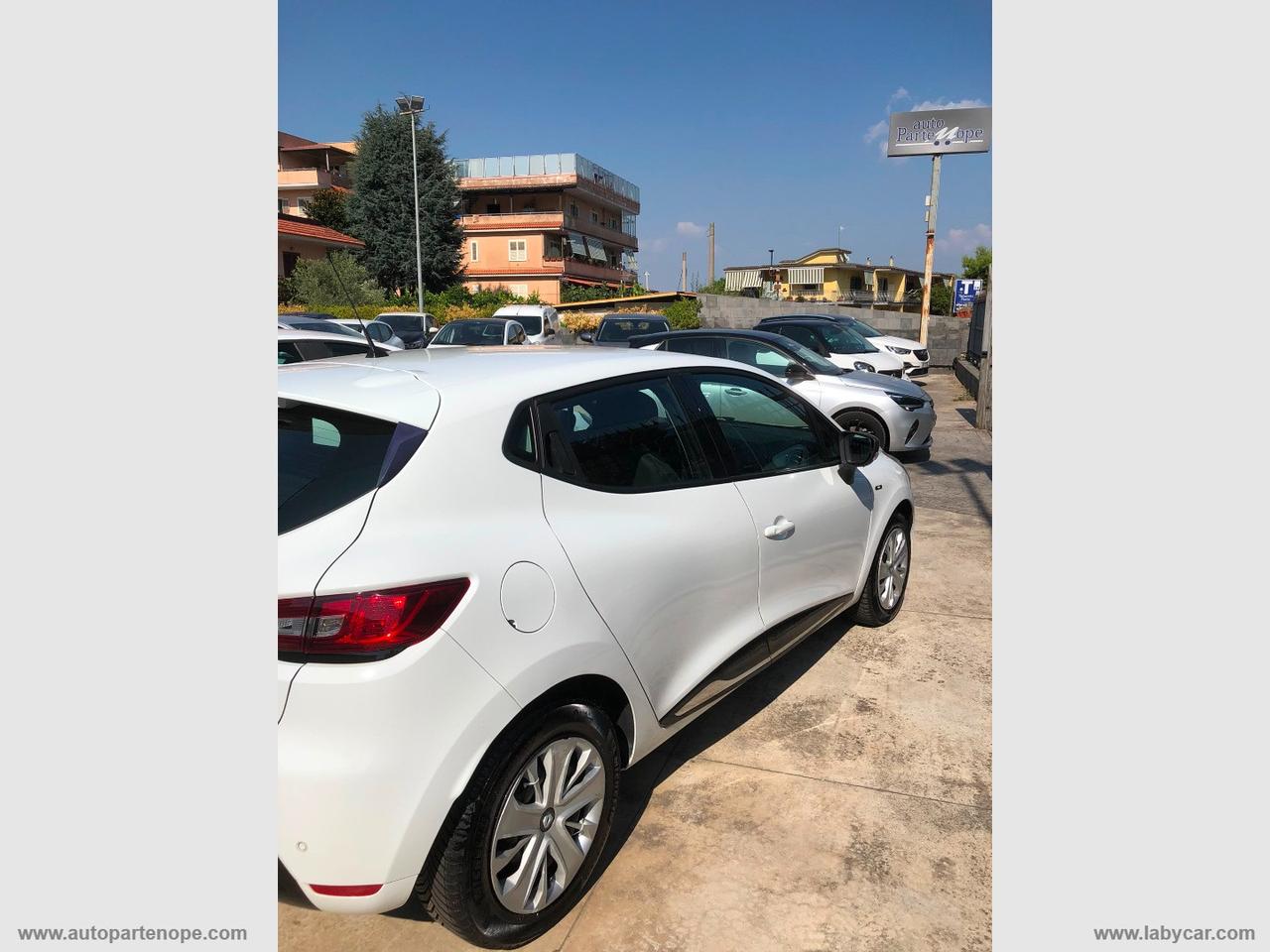 RENAULT Clio dCi 8V 75CV 5p. Moschino Intens