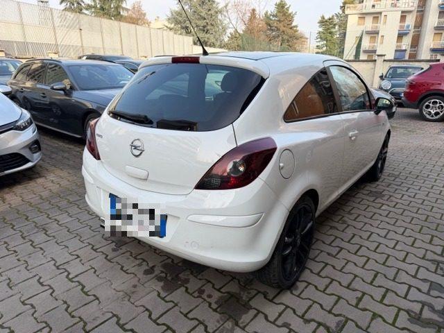OPEL Corsa 1.2 3 porte b-color