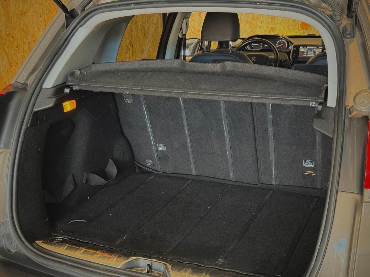 Peugeot 2008 1.2 VTi 82CV Allure - NEOPATENTATI