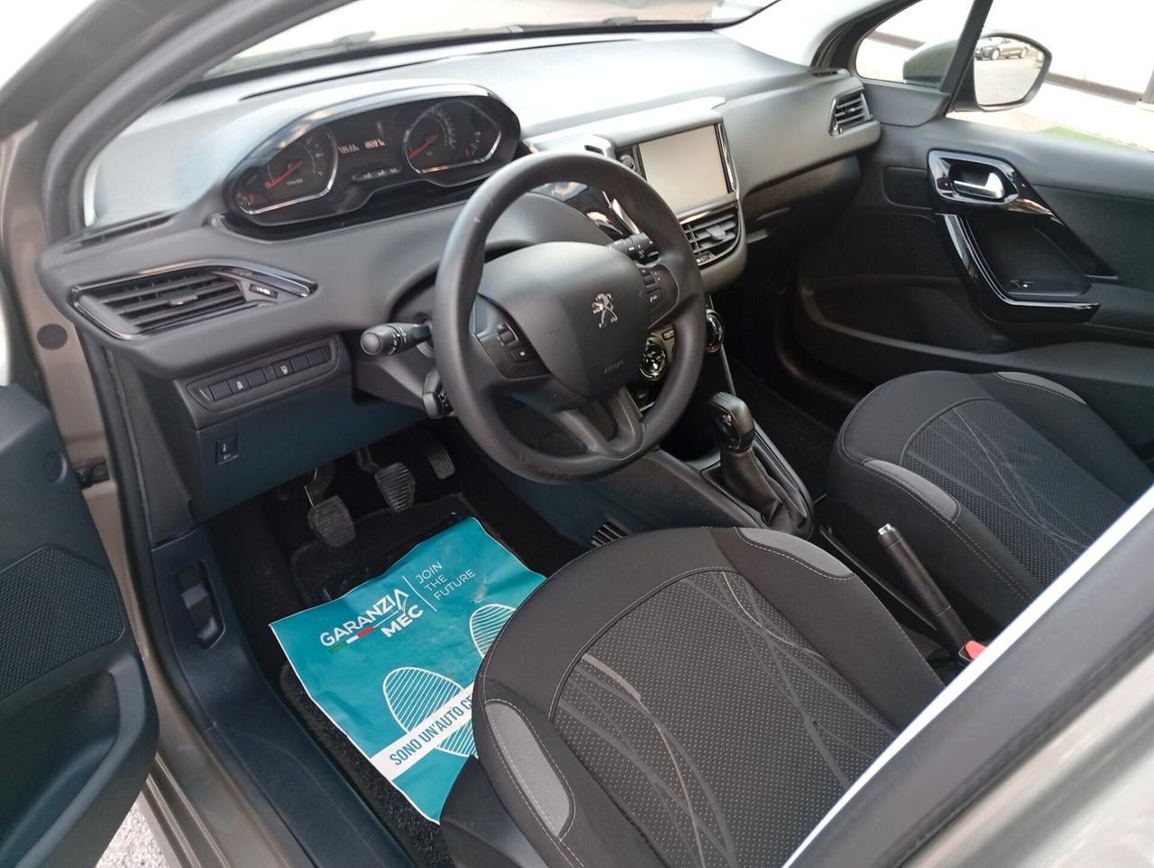 Peugeot 208 PureTech 82cv 5 porte Allure