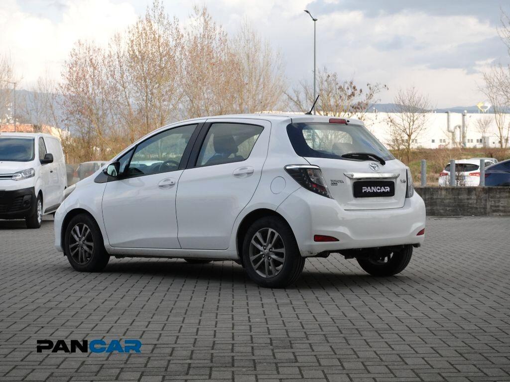 Toyota Yaris 1.3 5 porte Lounge Multidrive