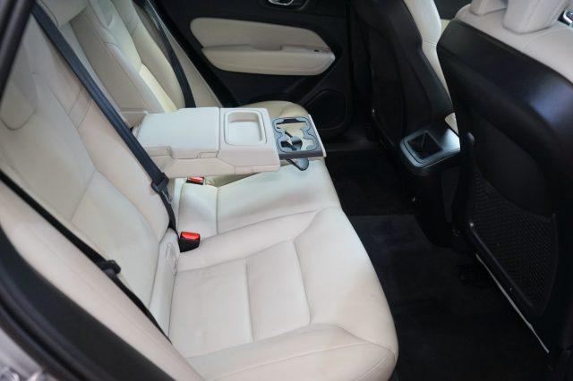 VOLVO XC60 B4 AWD Geartronic Inscription Ufficiale Certificat