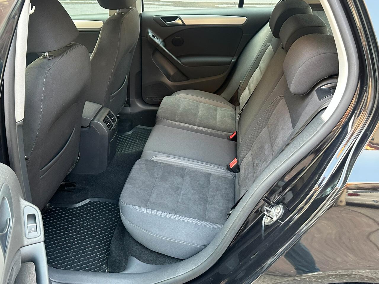 Volkswagen Golf 1.6 TDI DSG Highline