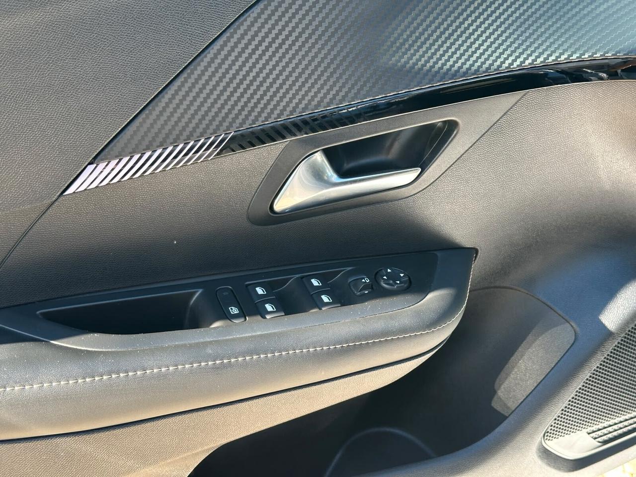 Peugeot 208 Hybrid 110 e-DCS6 Allure