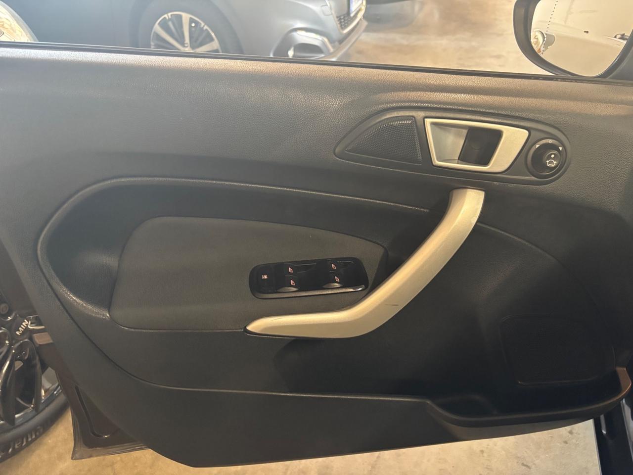 Ford Fiesta 1.4 5 porte Bz.- GPL Titanium