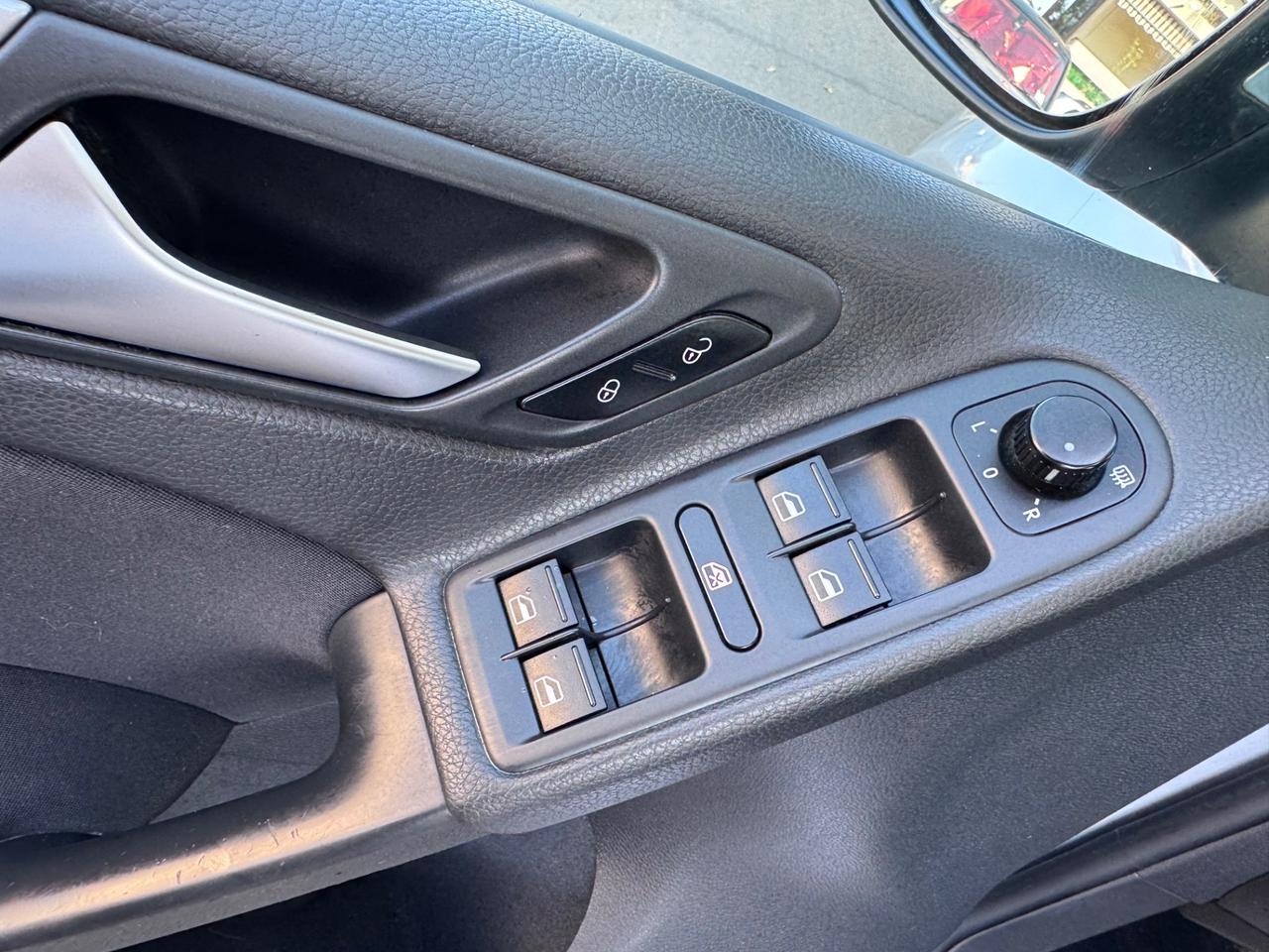 VW Golf 1.6 TDI DPF 5p. Neopaten garanzia 12 mesi