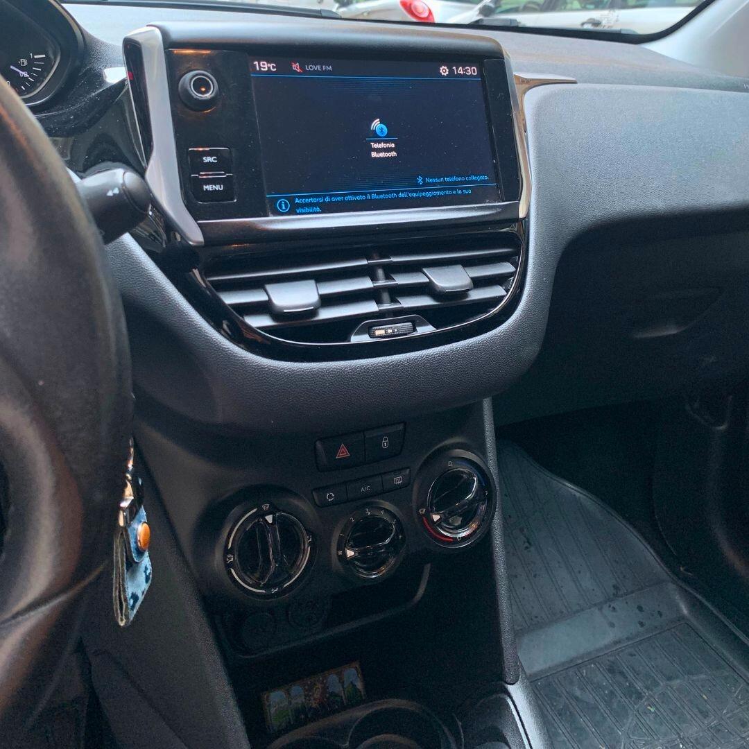 Peugeot 208 82 5p. GPL Allure **NEOPATENTATI**