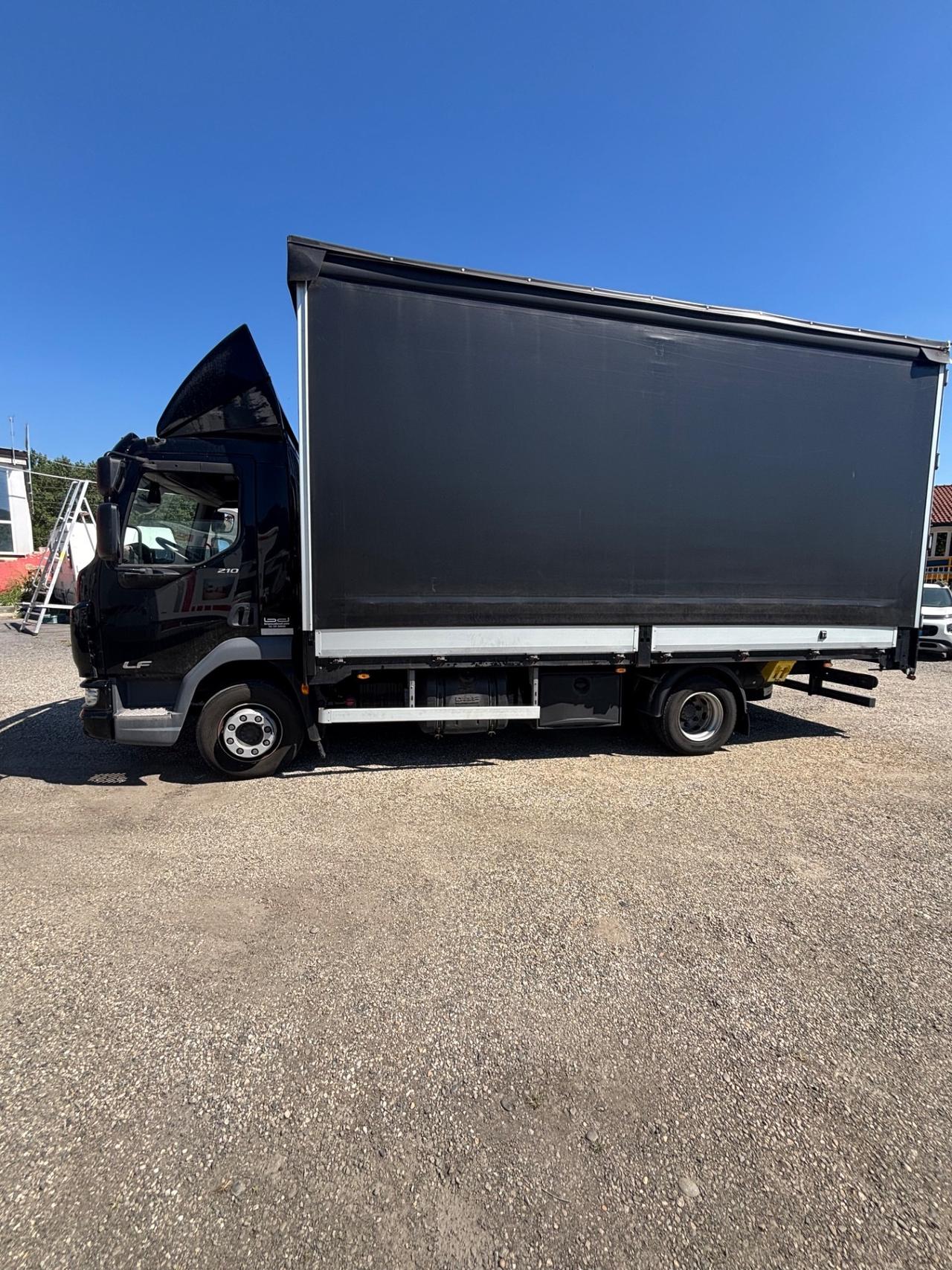 266 DAF autocarro del 2021 in saldo