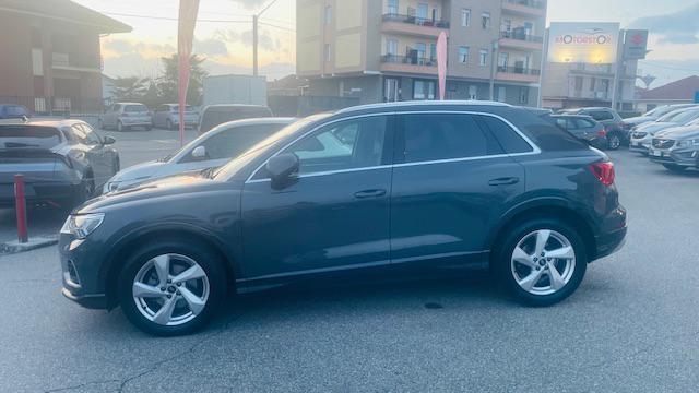 AUDI Q3 35 TDI S tronic Business Advanced