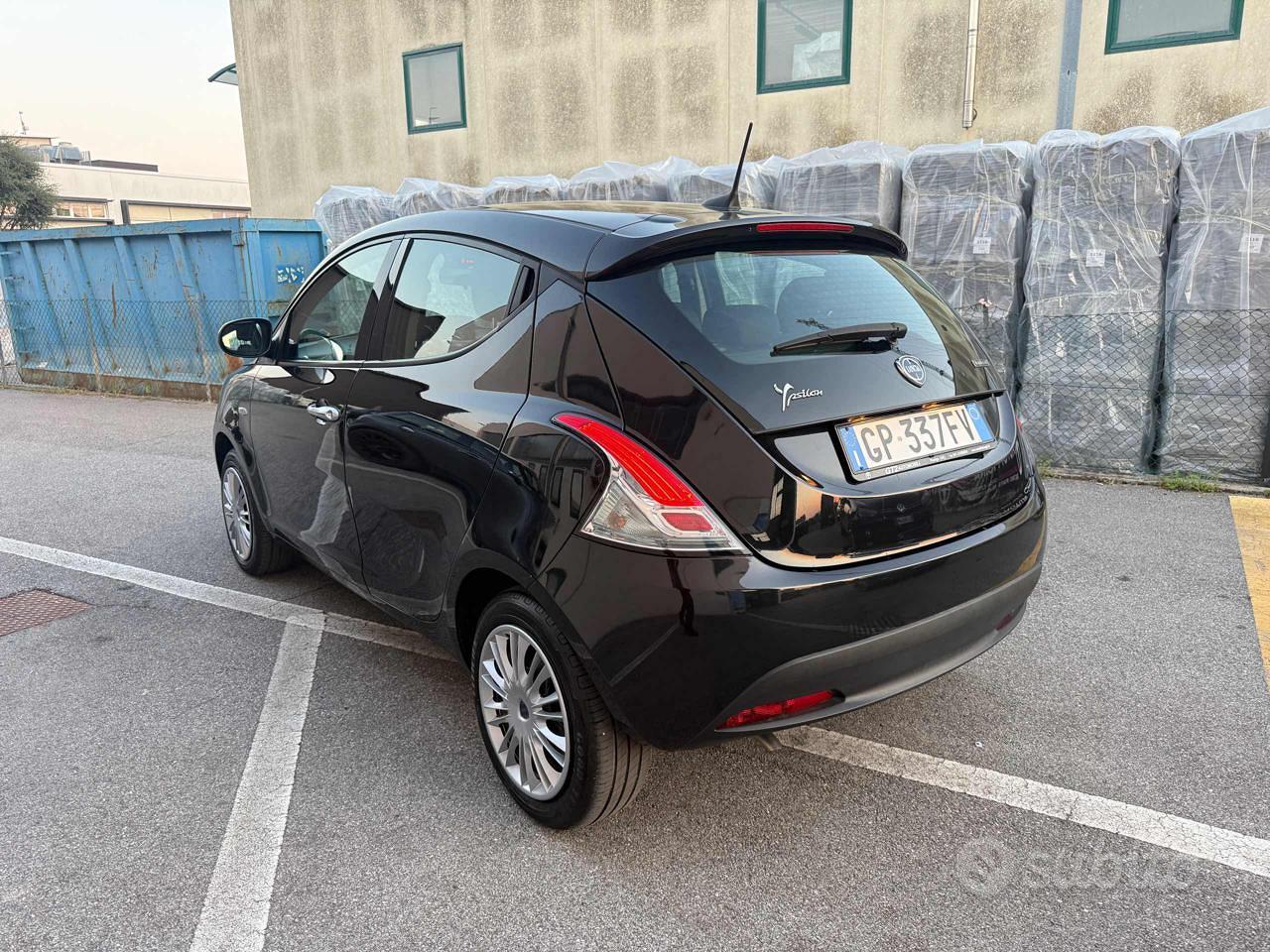 LANCIA Ypsilon 1.0 FireFly 5 porte S&S Hybrid Si