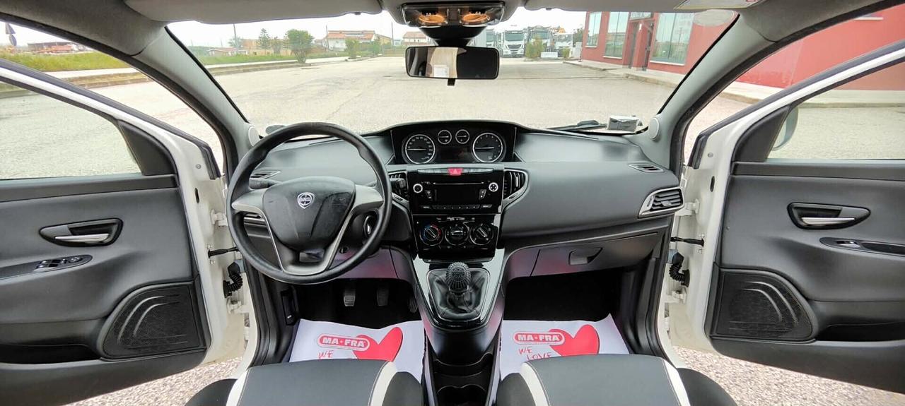 Lancia Ypsilon 0.9 TwinAir 85 CV 5 porte Metano Ecochic Gold