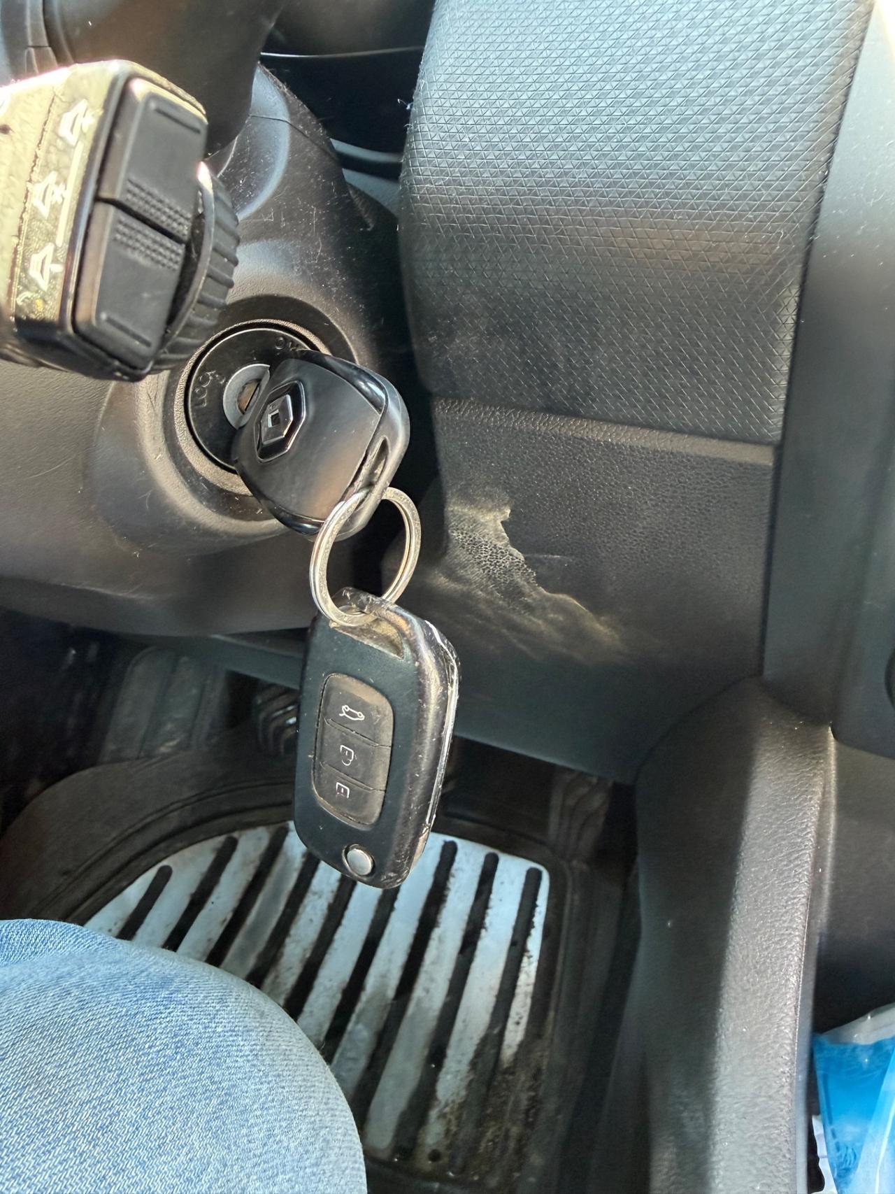 Renault Clio Blue dCi 85 CV 5 porte Business INCIDENTATA