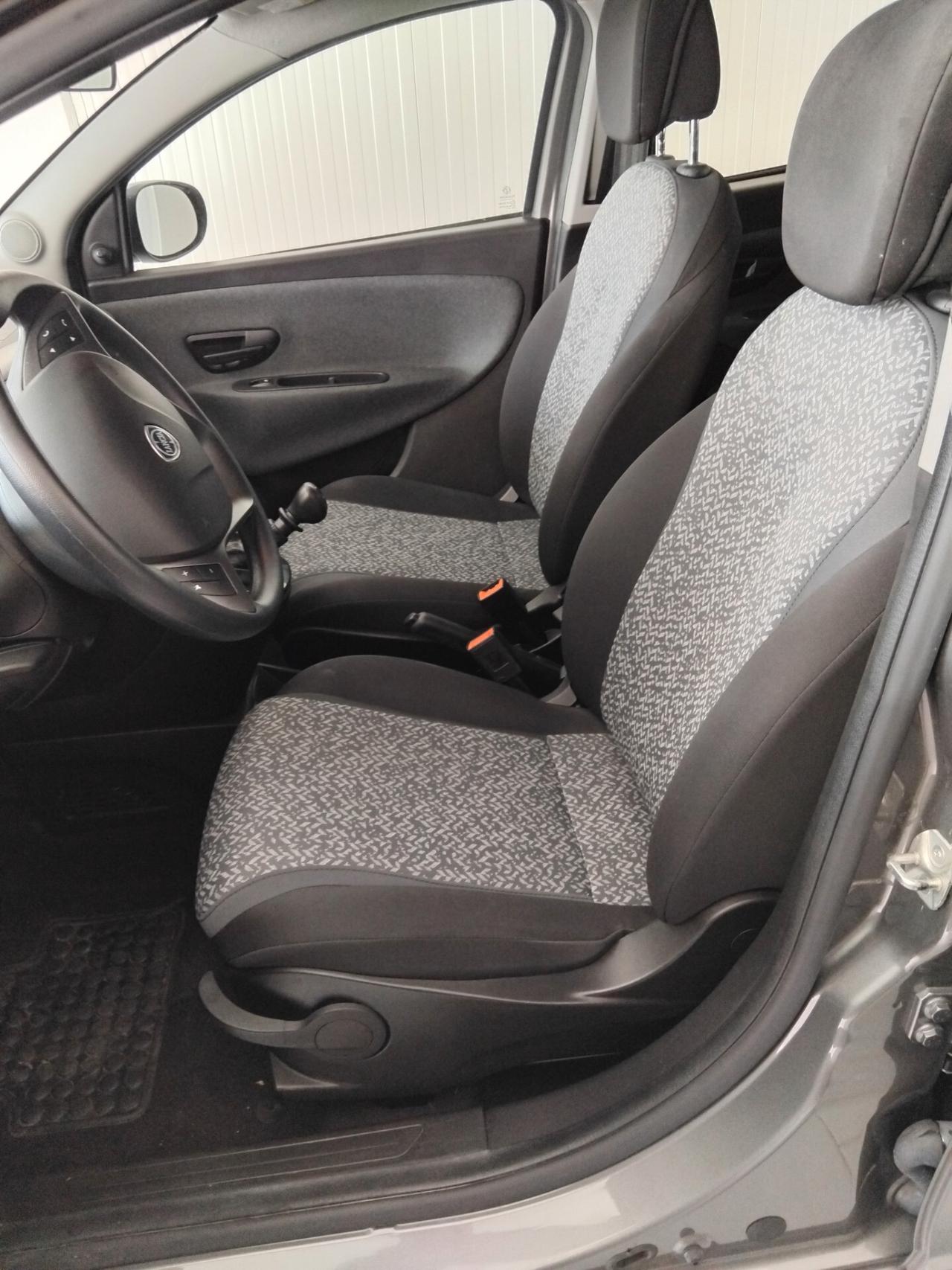 Lancia Ypsilon 1.0 FireFly 5 porte S&S Hybrid Ecochic Gold