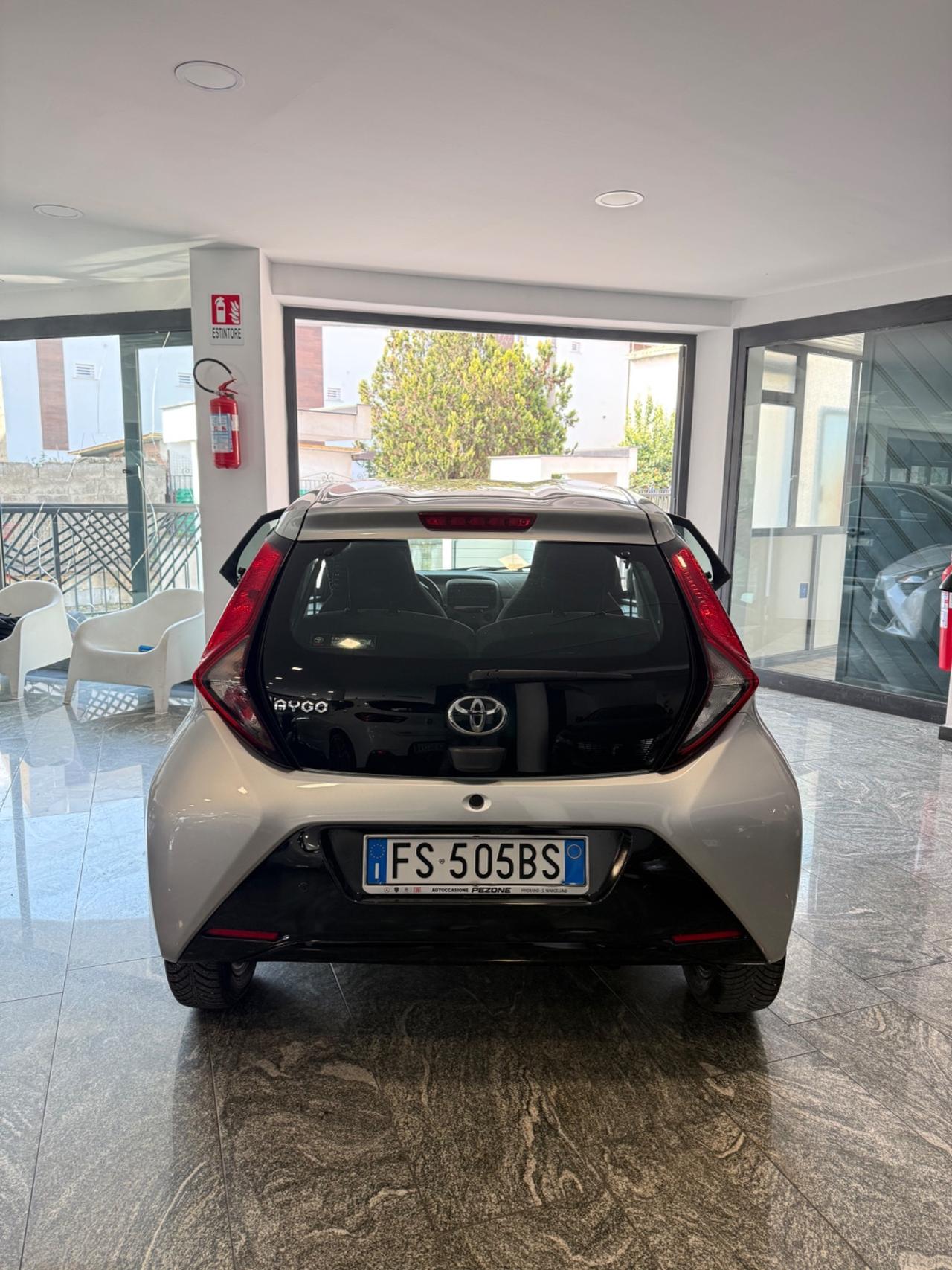 Toyota Aygo 1.0 VVT-i 72 CV 5 porte x-cool MMT