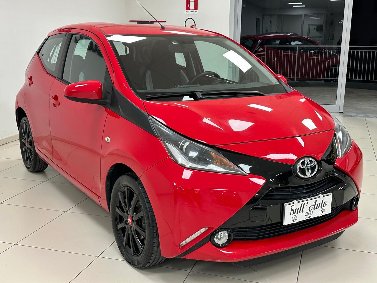 Toyota Aygo 1.0 VVT-i 69 CV 5 porte x-cite - 2015