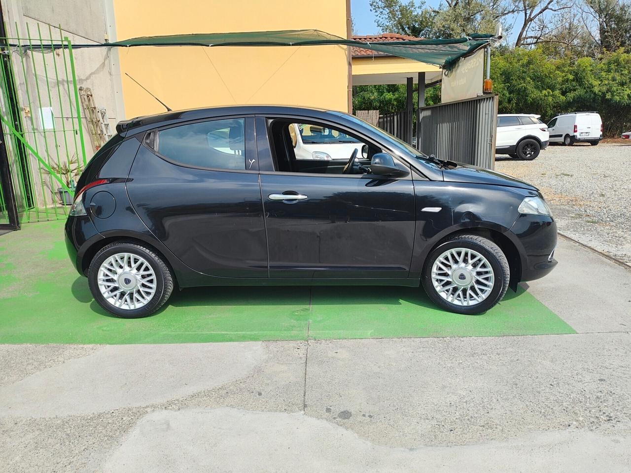 LANCIA YPSILON 1.2 GPL NEOPATENTATI