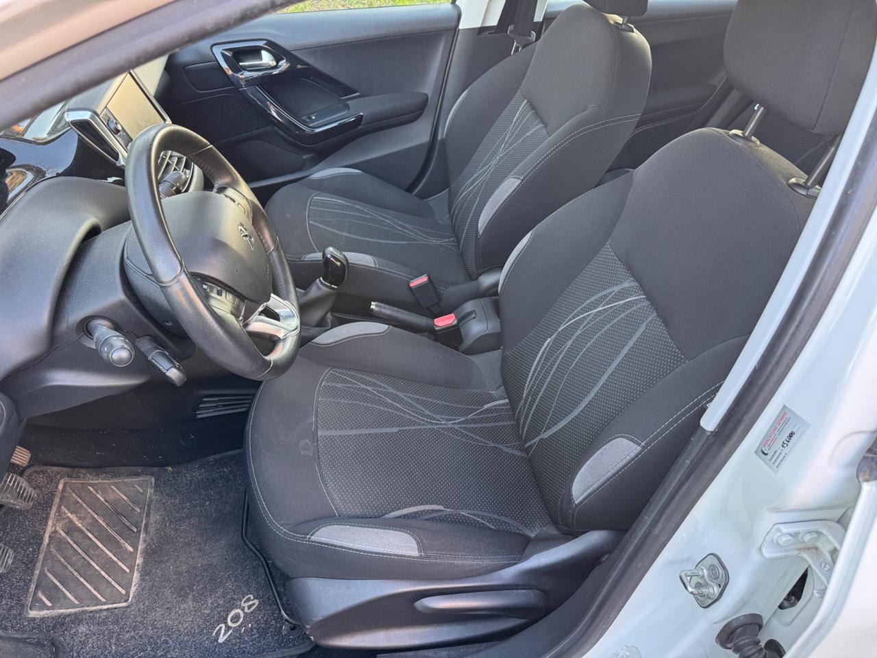 Peugeot 208 1.4 HDi 68 CV 5 p neopaten garanzia 12 m