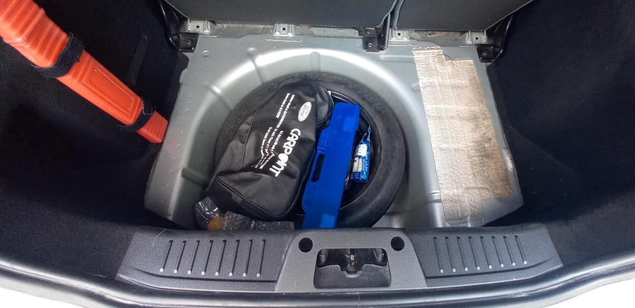Ford Fiesta Modello Titanium cc. 1.250 Benzina 5 Porte 5 Posti SOLO 58.240 KM. Utilizzabile anche dai Neopatentati.