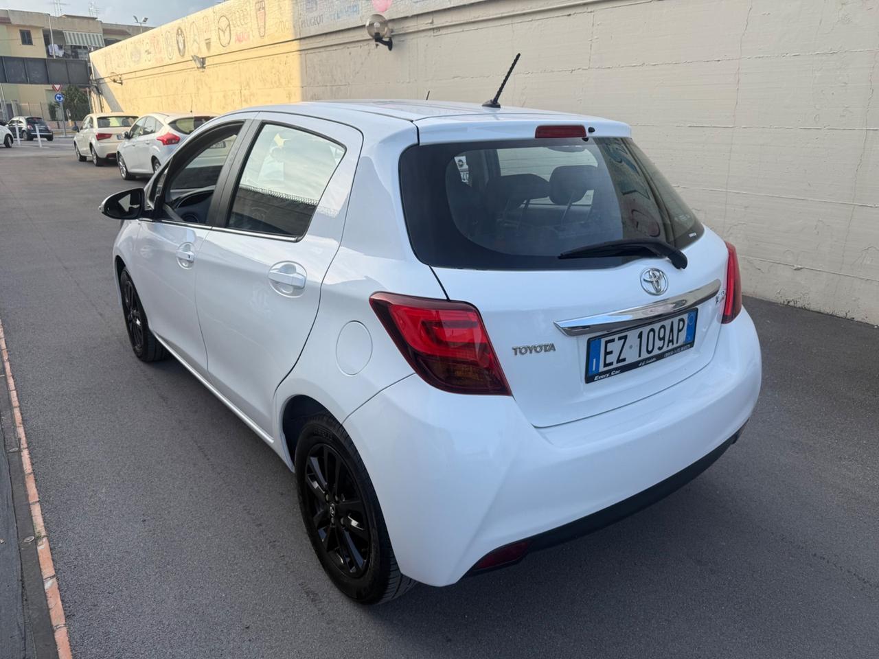 Toyota Yaris 1.0benzina 5 porte km57.000 - 2015