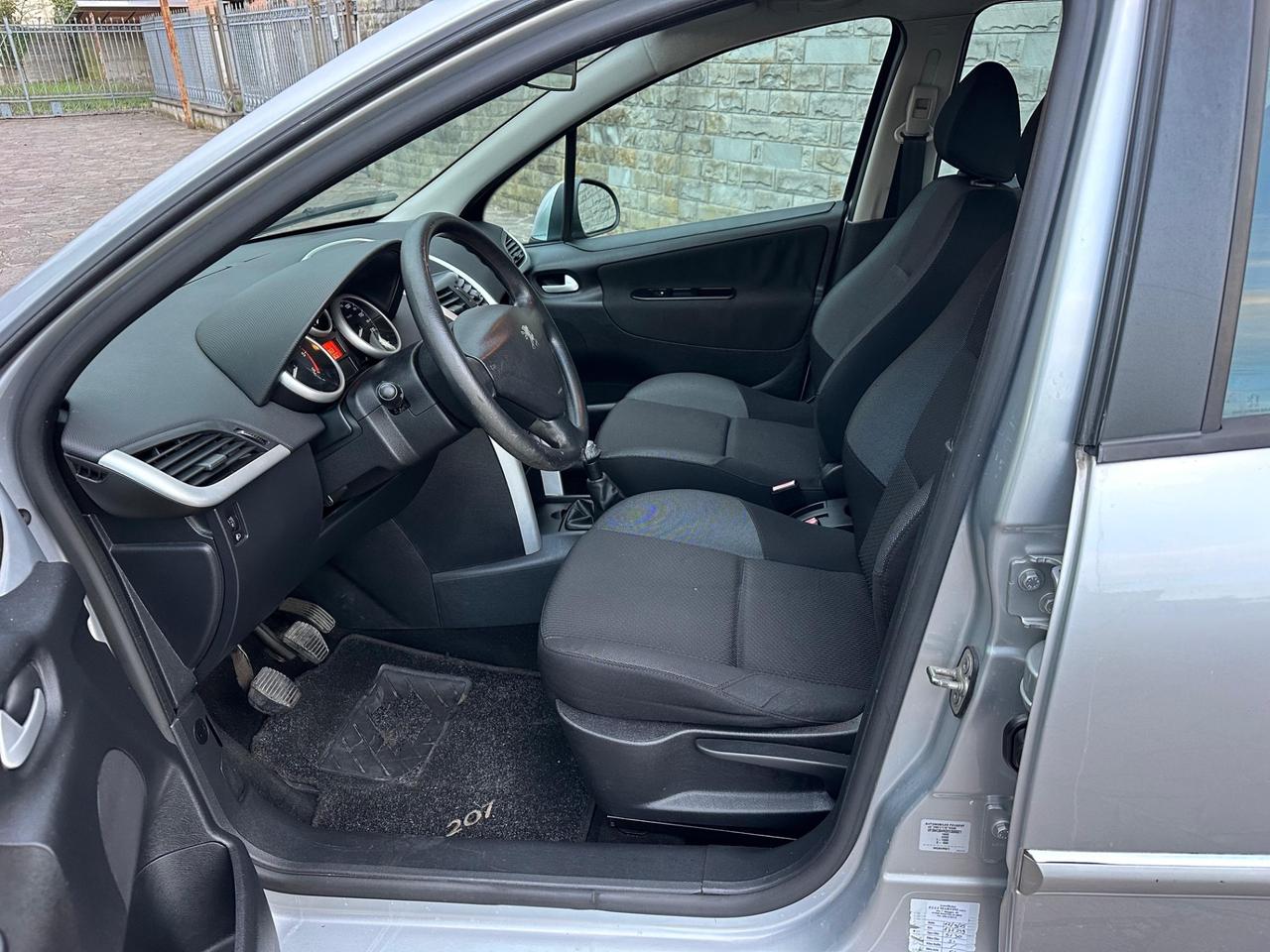 Peugeot 207 Plus 1.4 HDi 70CV 5 porte