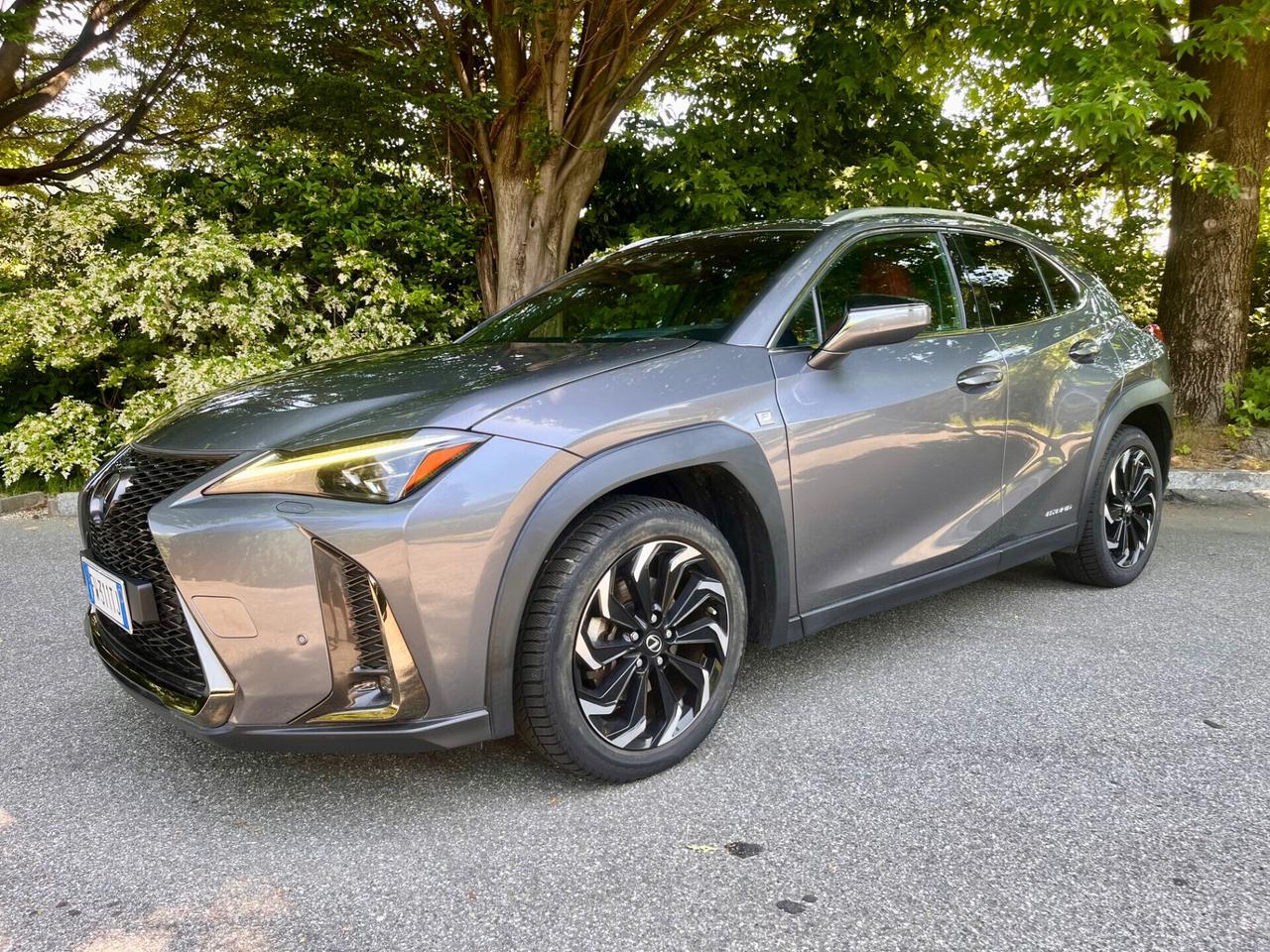 Lexus UX 250h ***** F-SPORT ****** 4WD ******* 4X4 *******