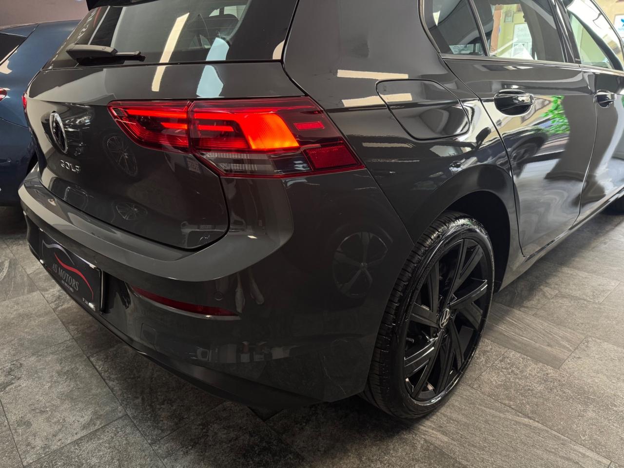 Volkswagen Golf 8 2.0 TDI R-Line Finanziabile