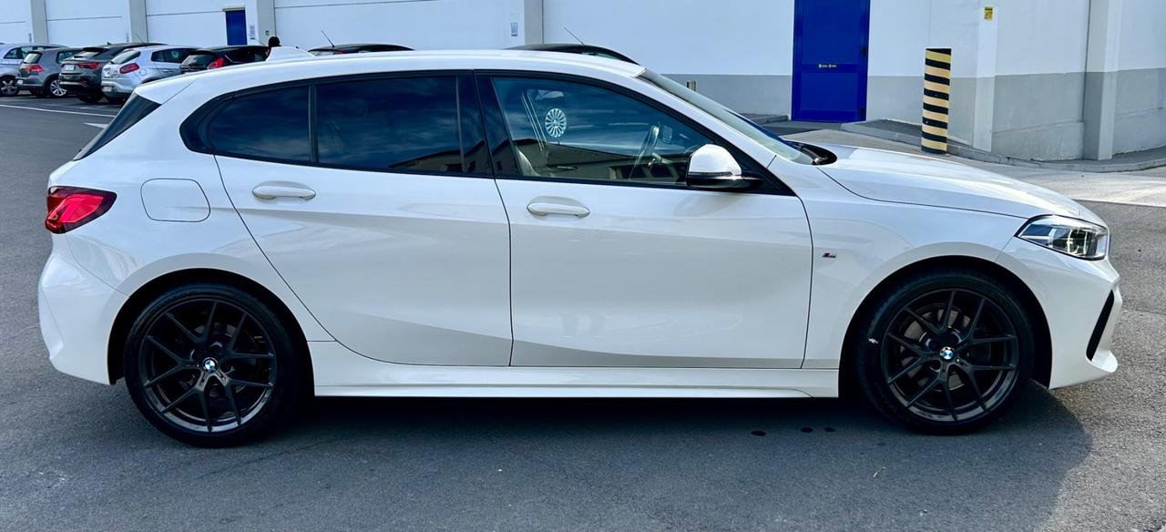 Bmw 118 118d 5p. Msport