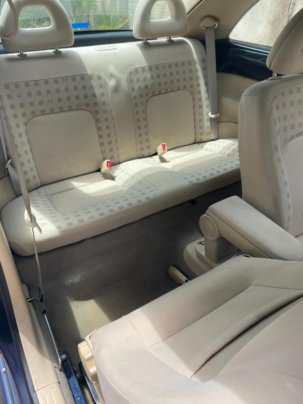 Volkswagen New Beetle 1.6 GPL FULL DISTRIBUZIONE TAGLIANDATA NEOPATENTATI